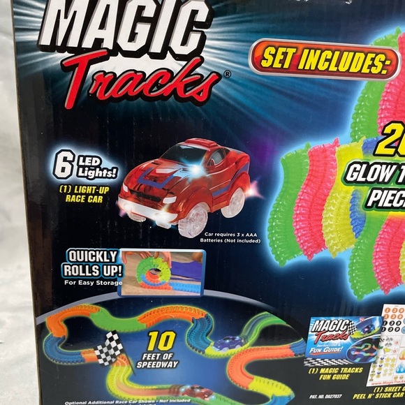 New As Seen On TV Magic Tracks Glow Set - Picture 8 of 11